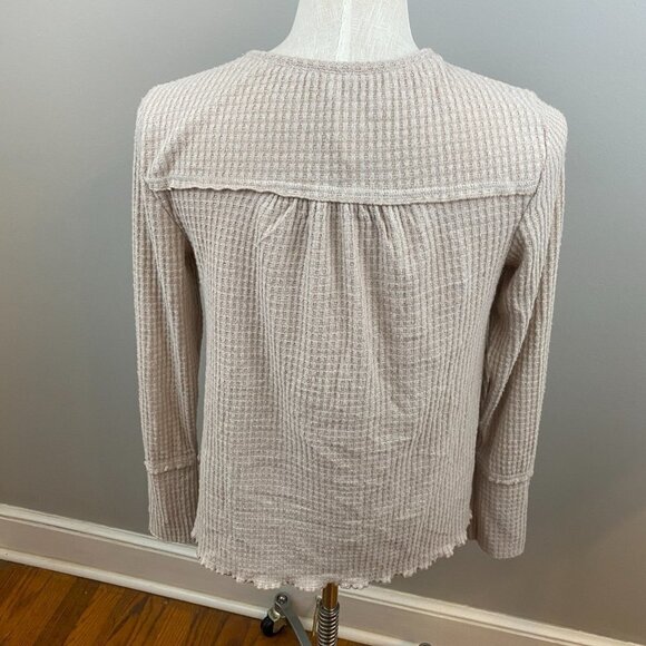 Anthropologie Top Womens Small Thermal Button Neck Grey Cream Henley Witchy - Picture 5 of 5